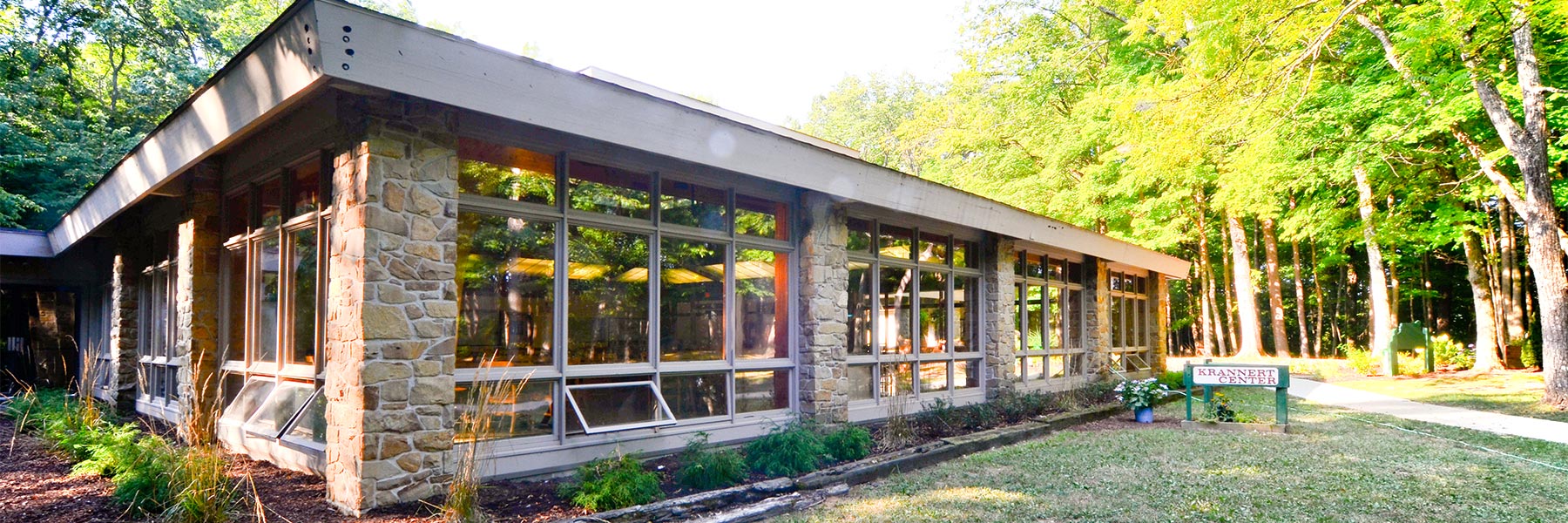 Baxter Dining Hall exterior